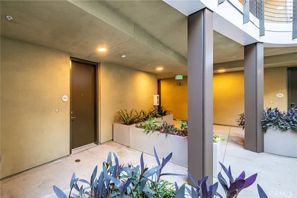 $3,080 | 709 East Walnut, Unit 222, Pasadena, CA 91101