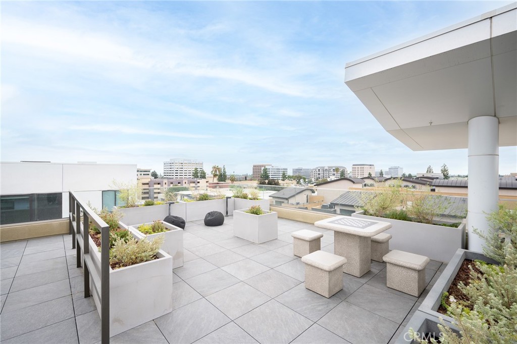 709 East Walnut Street, Unit 222 Pasadena, CA 91101 - Photo 29 of 39