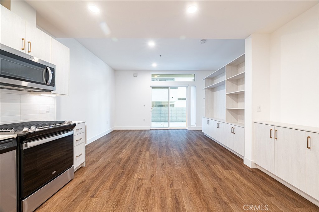 709 East Walnut Street, Unit 222 Pasadena, CA 91101 - Photo 5 of 39