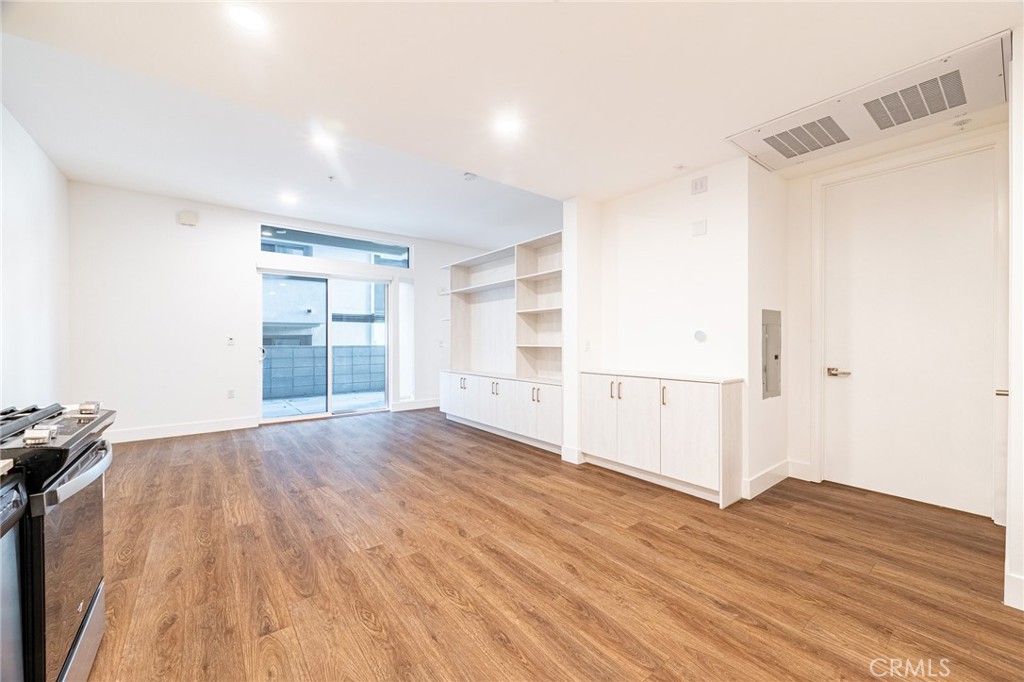 709 East Walnut Street, Unit 222 Pasadena, CA 91101 - Photo 6 of 39