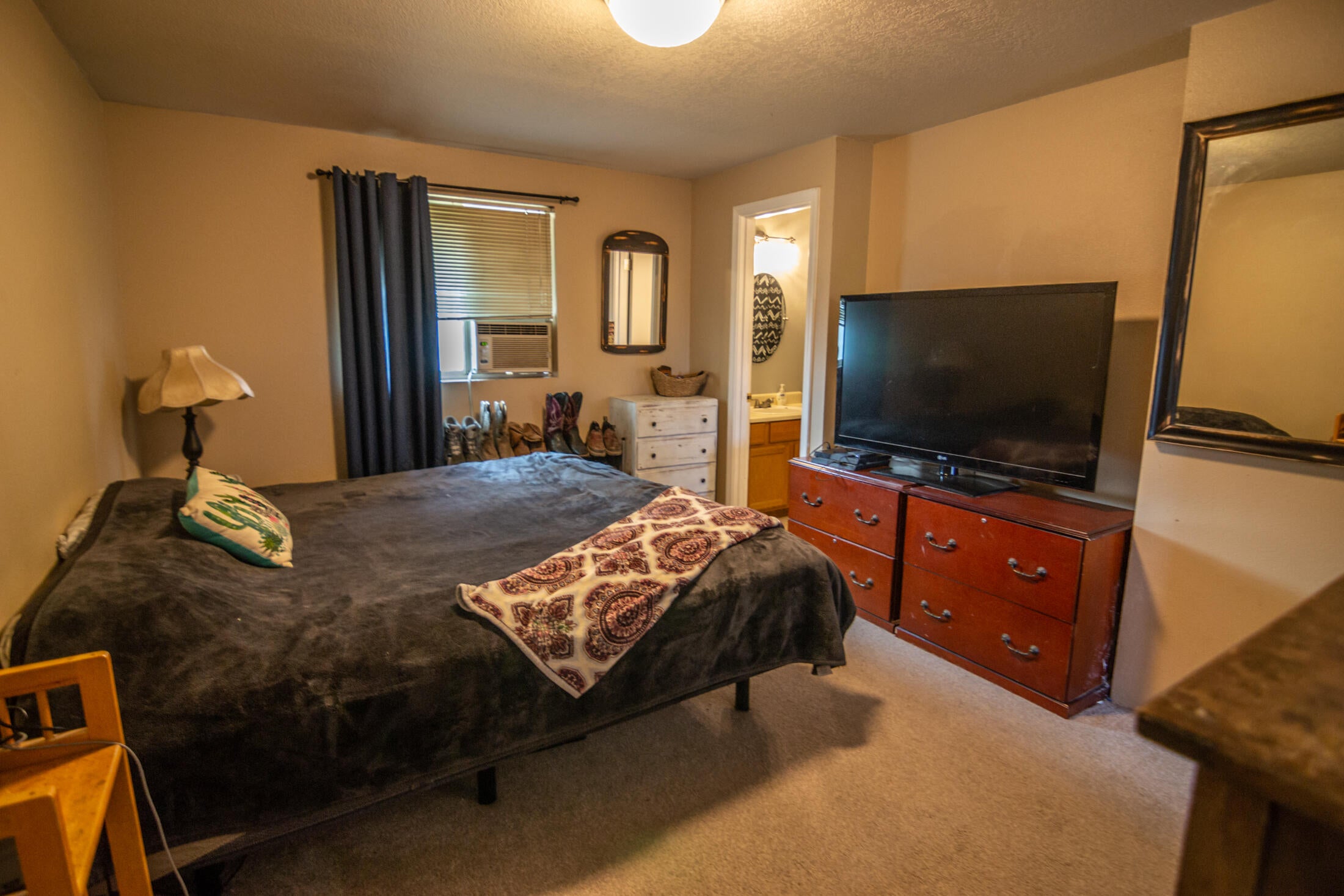 2046 Southwest 33rd Street Redmond, OR 97756 - Photo 17 of 30 DSC_0036