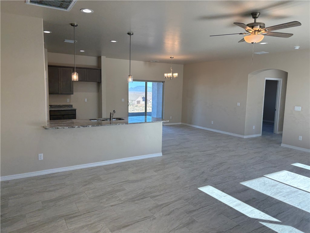 9691 North Atossa Road Kingman, AZ 86401 - Photo 7 of 36 Living Room