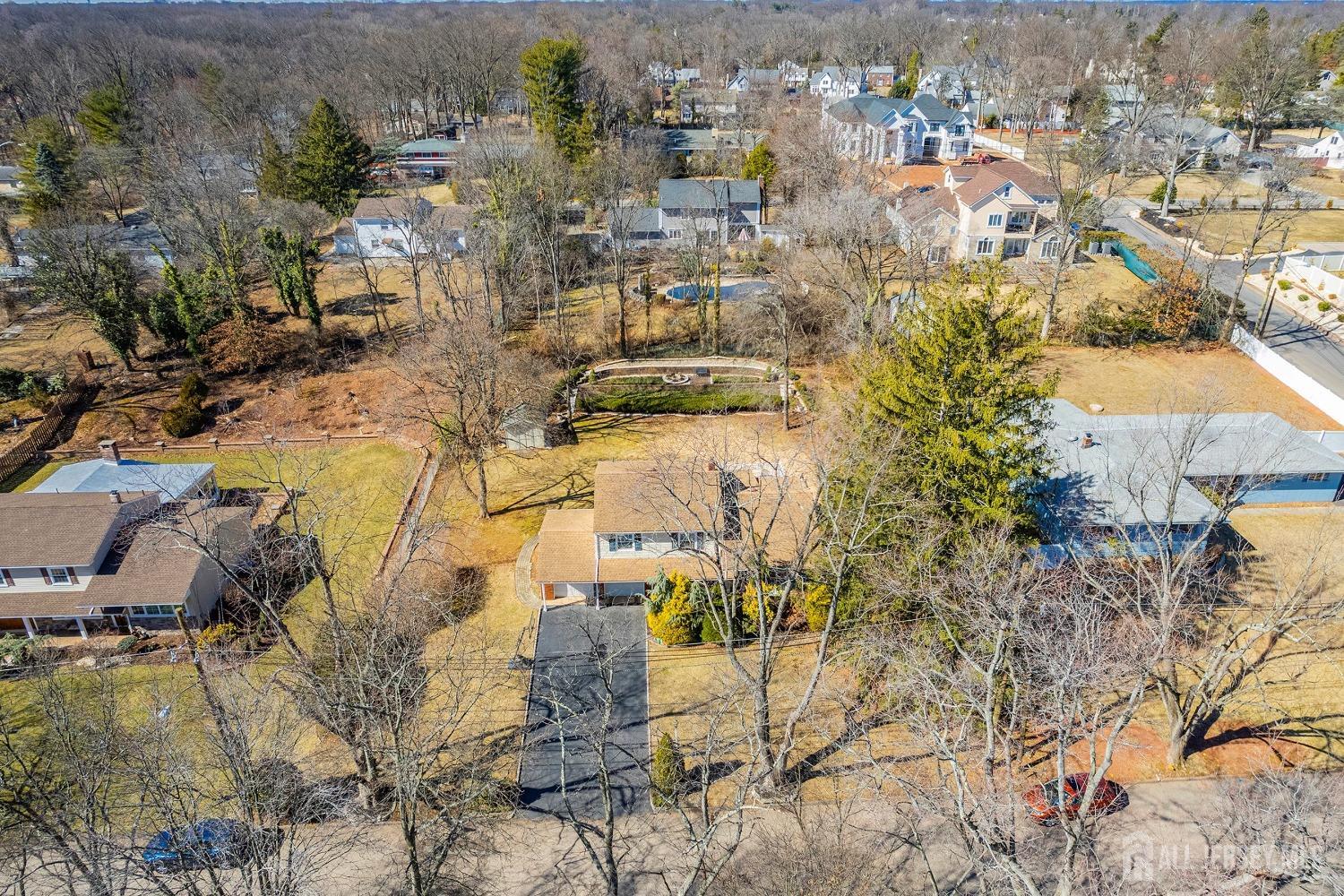 108 Colonia Road Colonia, NJ 07067 - Photo 4 of 44