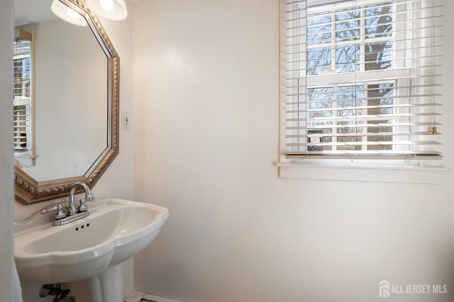108 Colonia Road Colonia, NJ 07067 - Photo 9 of 44