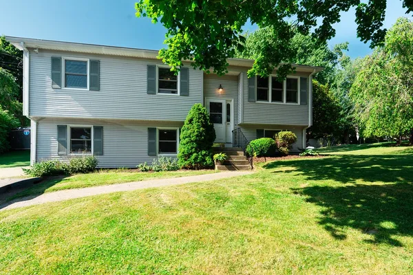$775,000 | 35 Old Pine Road, Narragansett, RI 02882