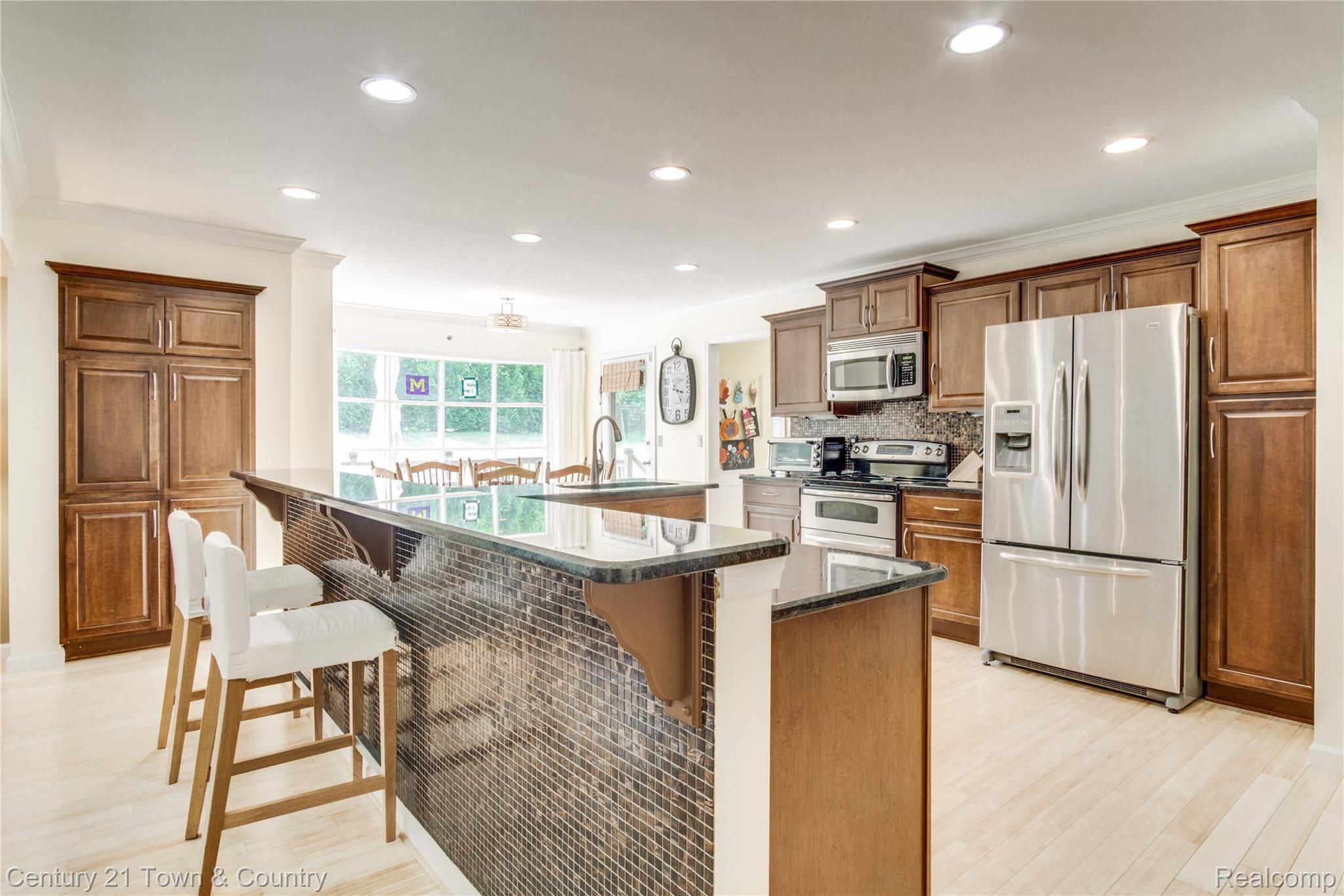 548 Ten Point Drive Rochester, MI 48309 - Photo 13 of 46 Interiors (11 of 41).jpg