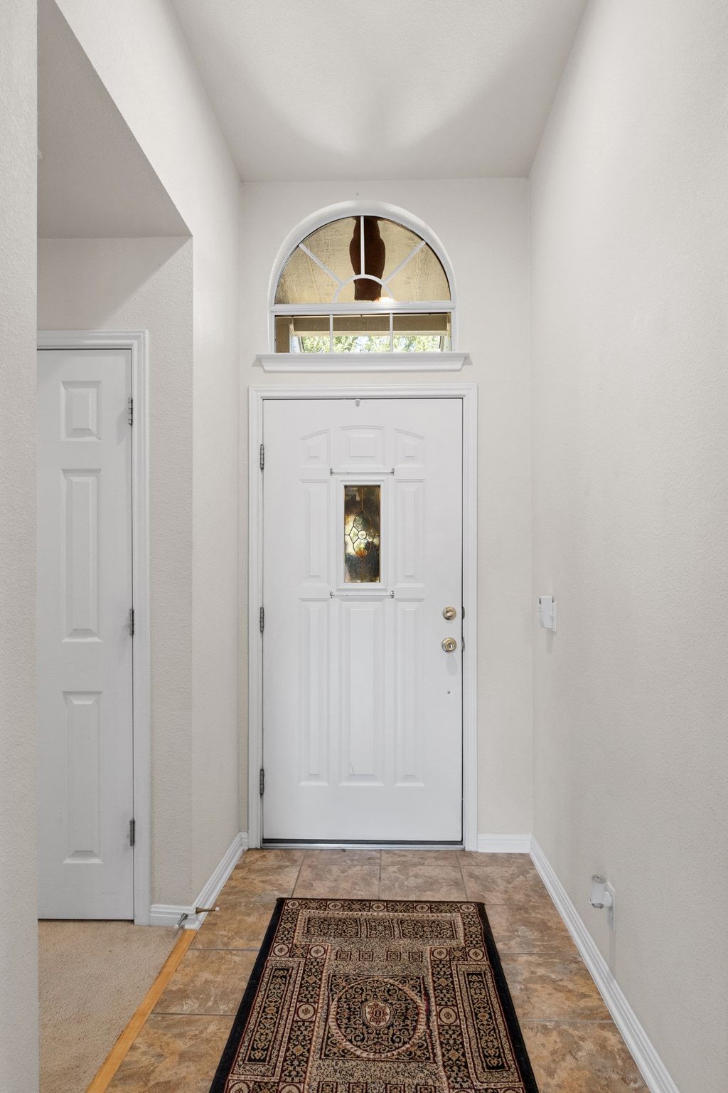 901 Kenneys Way Round Rock, TX 78665 - Photo 6 of 33 Foyer featuring baseboards