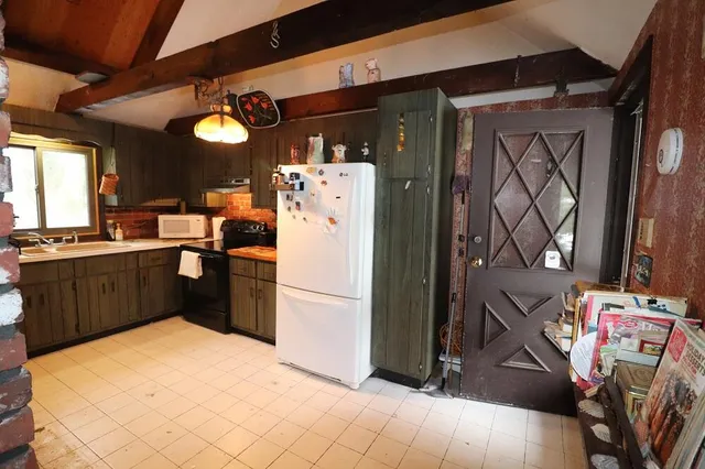 $899,900 | 930 Old Bass River Road, Dennis, MA 02638