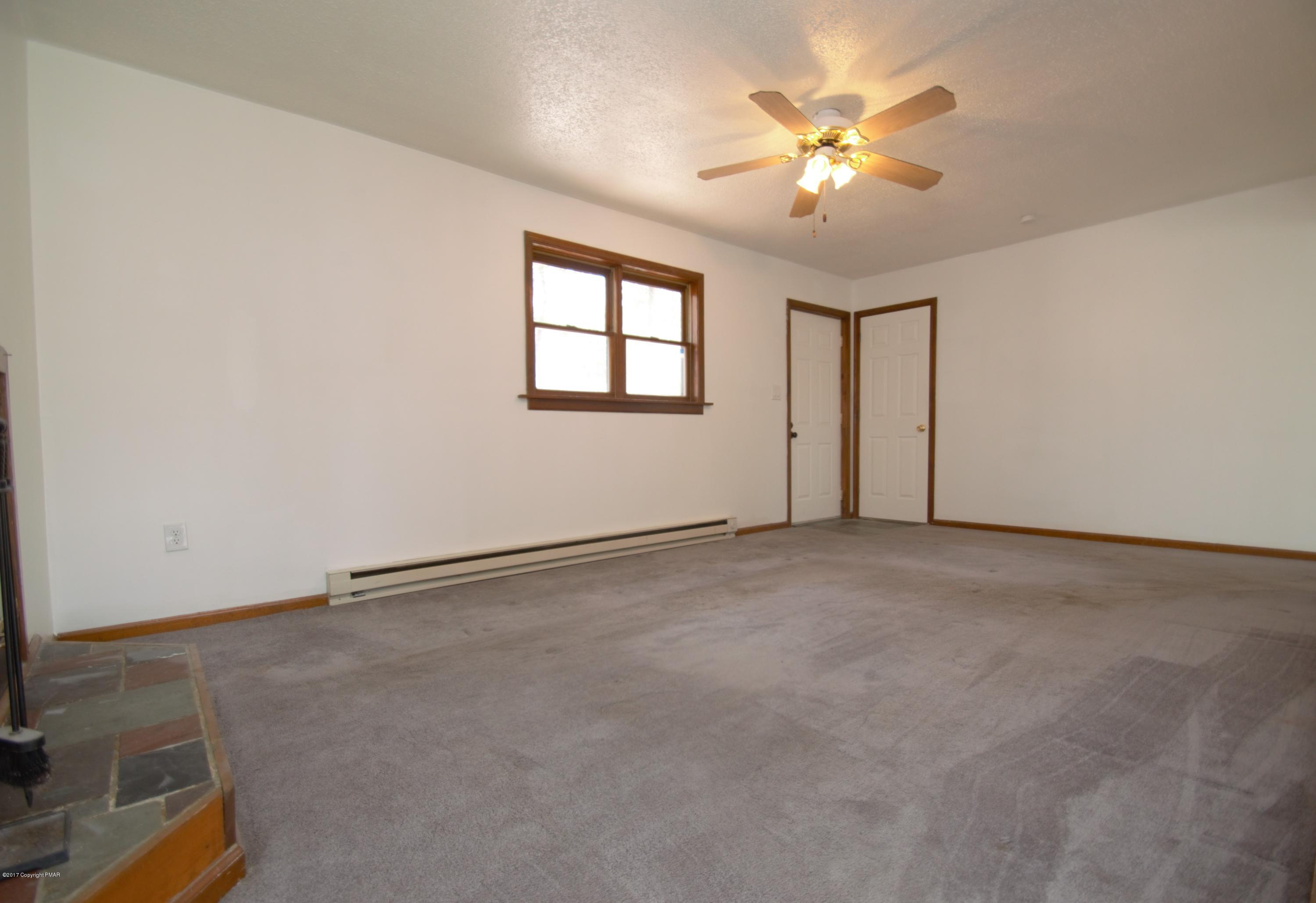 5081 Pine Ridge Road North East Stroudsburg, PA 18302 - Photo 3 of 13 5 (2)