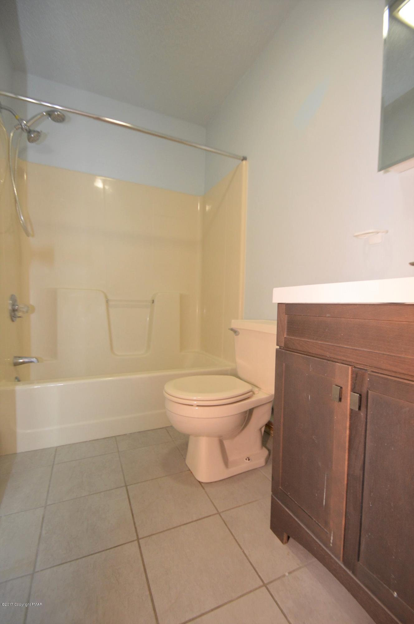 5081 Pine Ridge Road North East Stroudsburg, PA 18302 - Photo 5 of 13 8 (2)