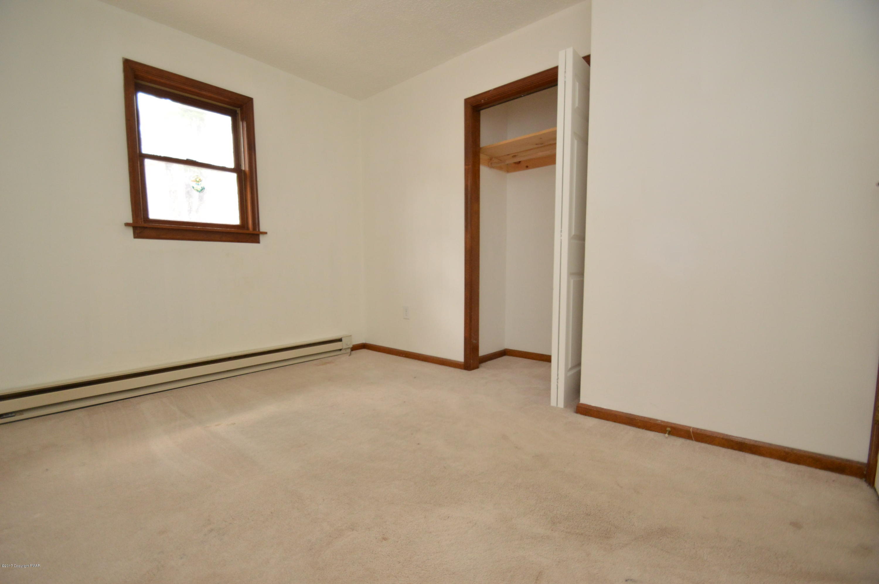 5081 Pine Ridge Road North East Stroudsburg, PA 18302 - Photo 6 of 13 9