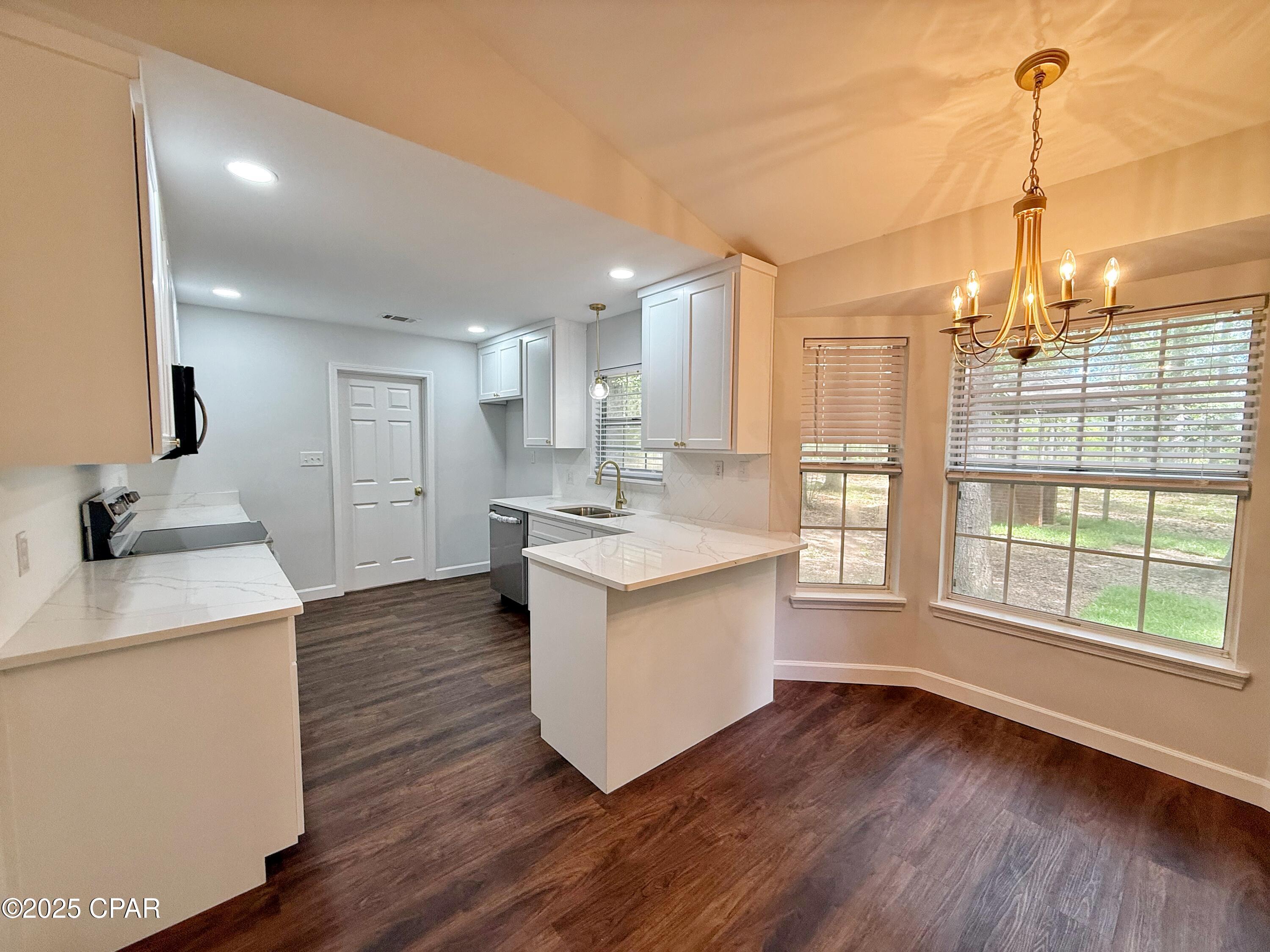 4734 Cliff Road Graceville, FL 32440 - Photo 6 of 39