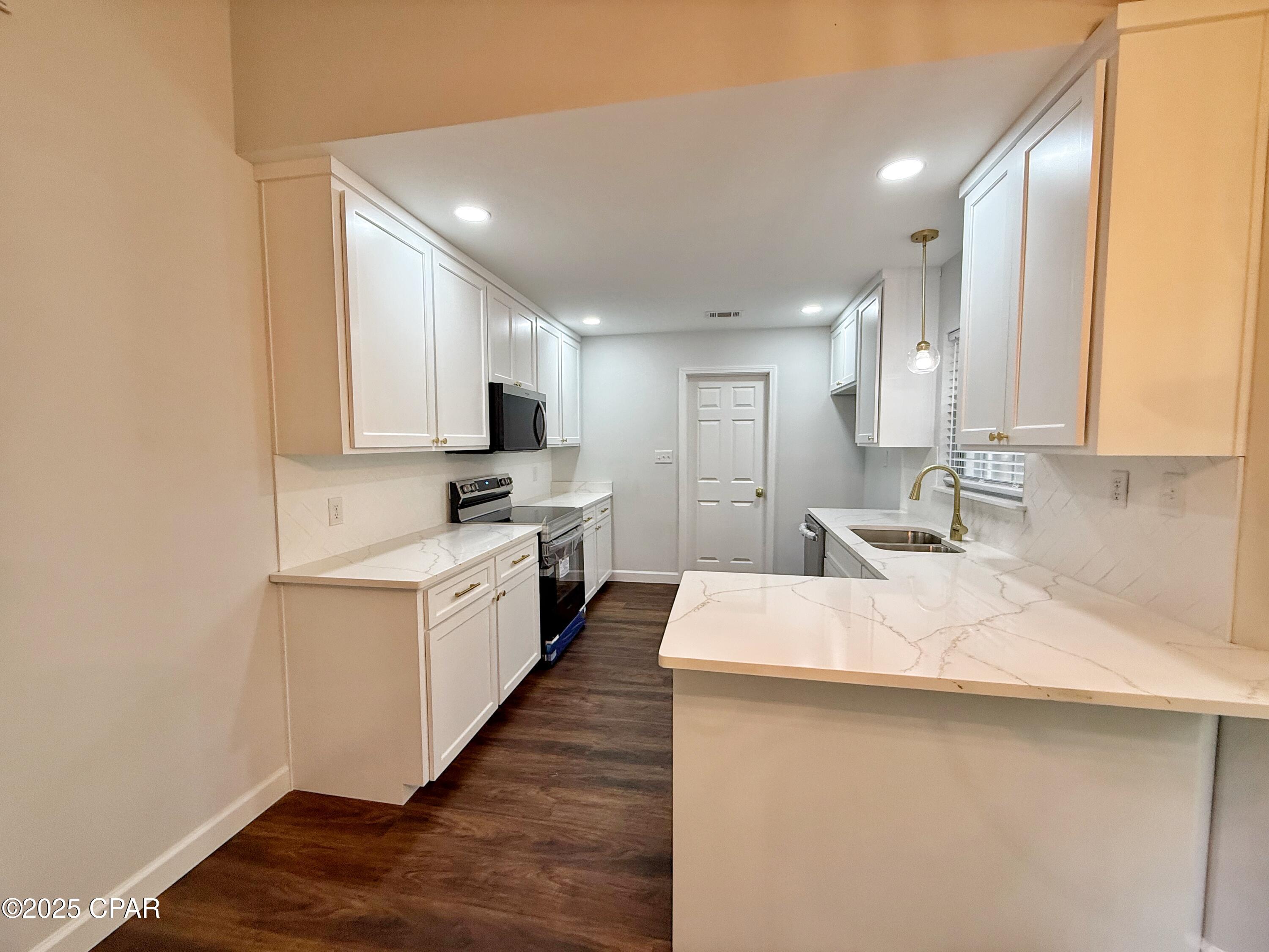 4734 Cliff Road Graceville, FL 32440 - Photo 8 of 39