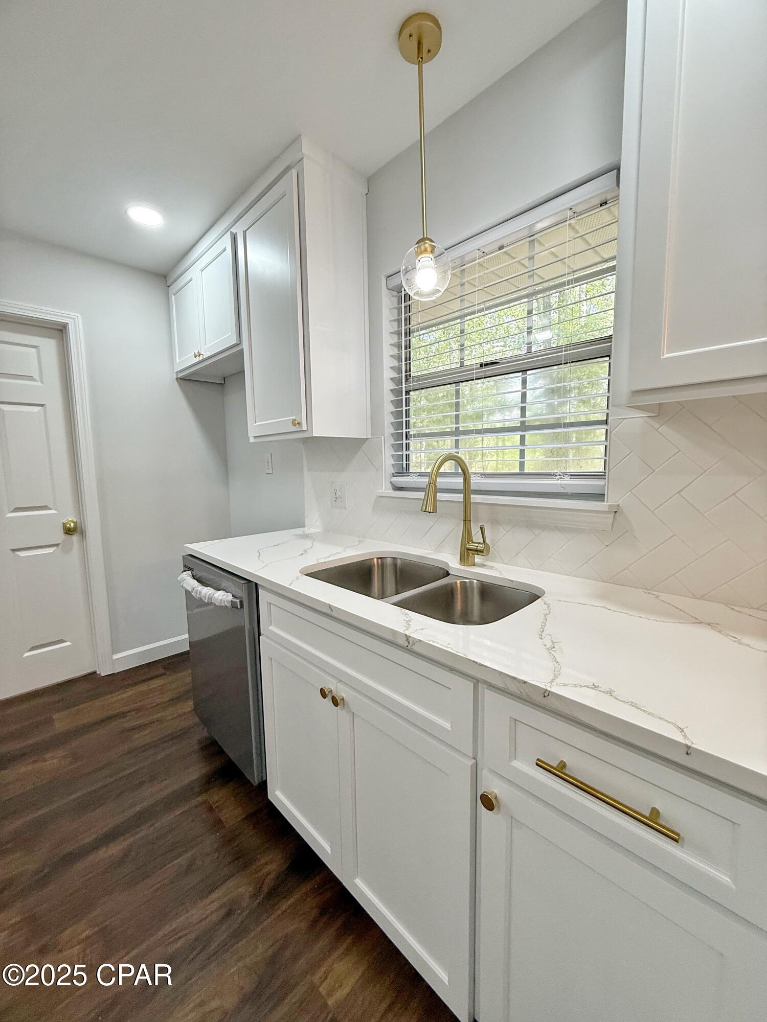 4734 Cliff Road Graceville, FL 32440 - Photo 9 of 39