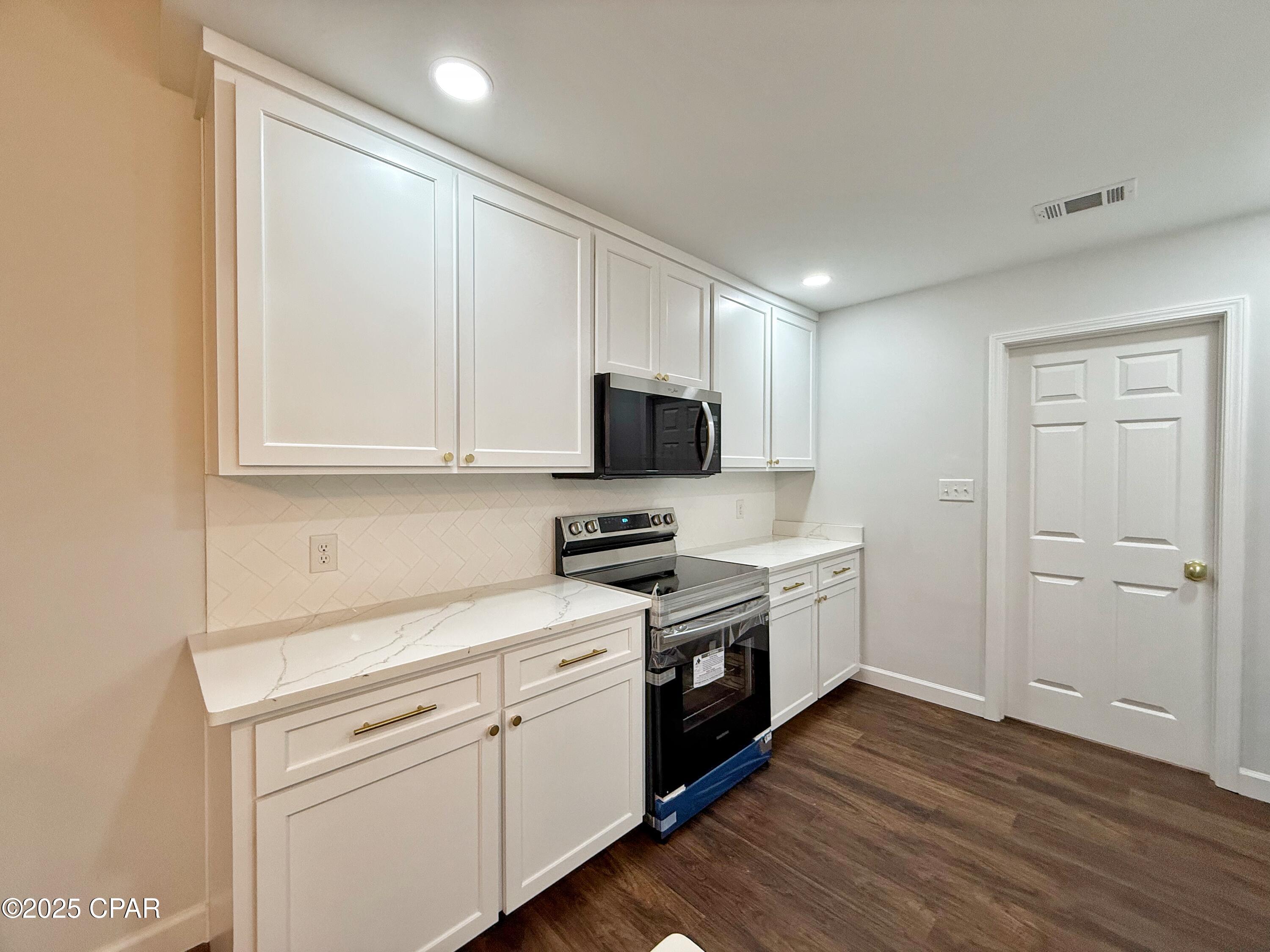 4734 Cliff Road Graceville, FL 32440 - Photo 10 of 39