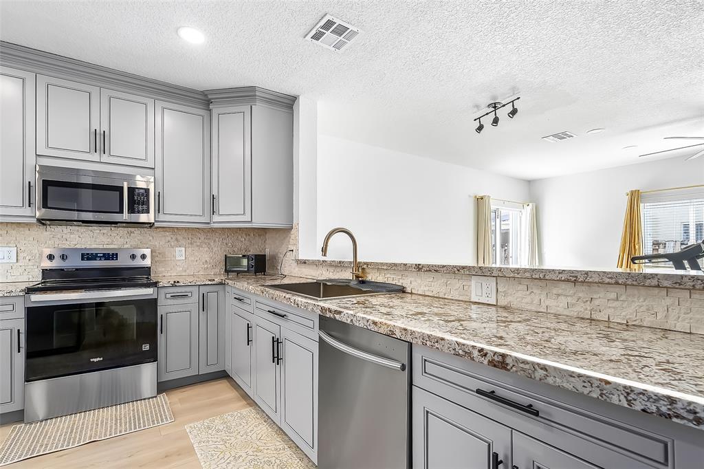 9500 Stanley Lane Tamarac, FL 33321 - Photo 3 of 46