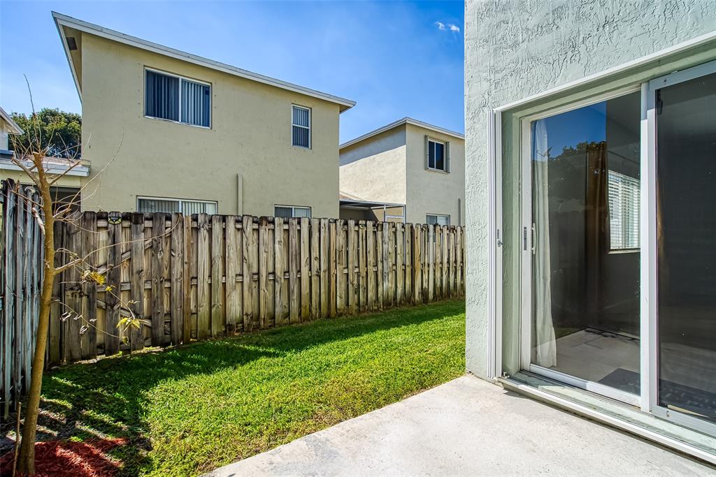 9500 Stanley Lane Tamarac, FL 33321 - Photo 34 of 46