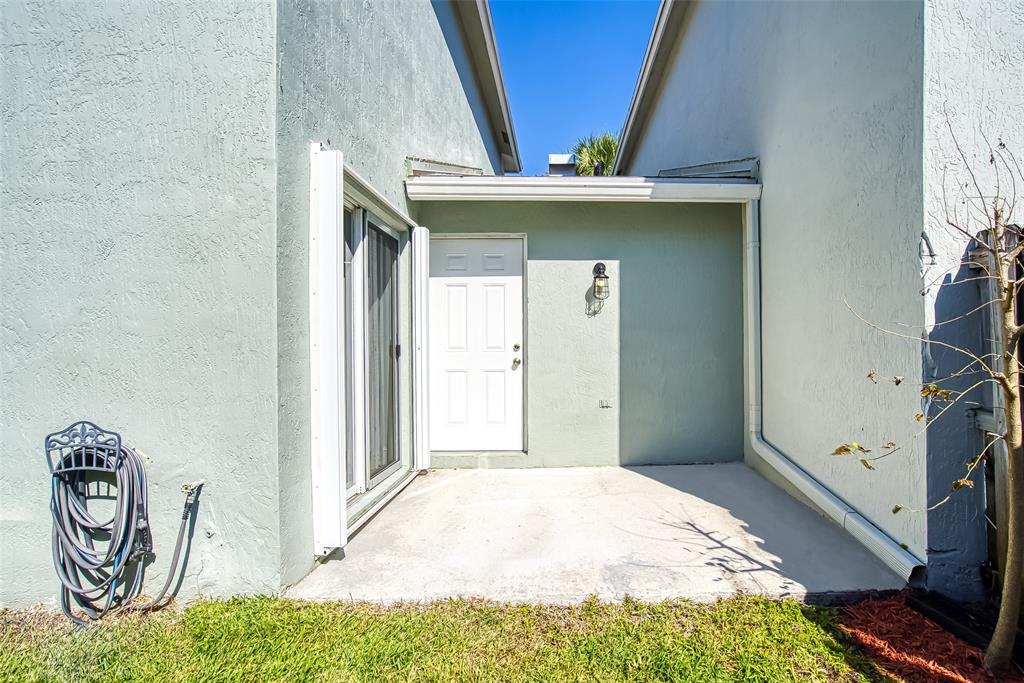 9500 Stanley Lane Tamarac, FL 33321 - Photo 37 of 46