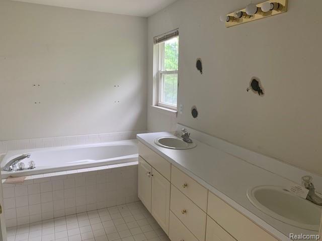 785 Woodfield Way Rochester, MI 48307 - Photo 17 of 18 IMG_0430.jpg
