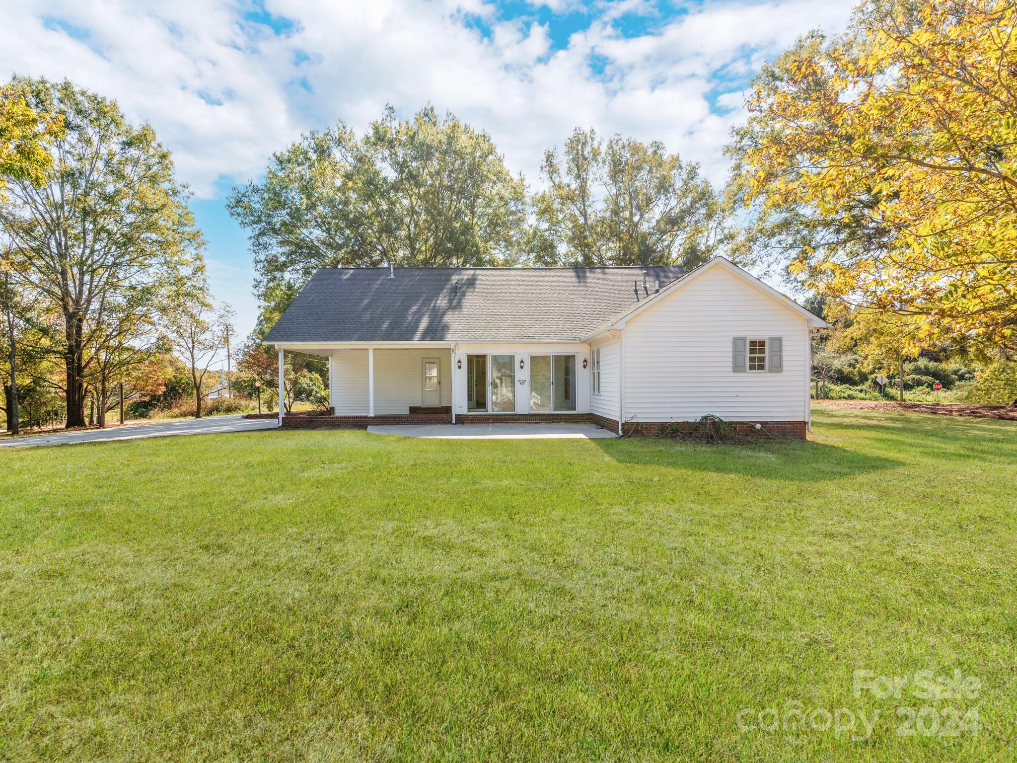 4839 Taxahaw Road Lancaster, SC 29720 - Photo 7 of 37 Gallery Image 7
