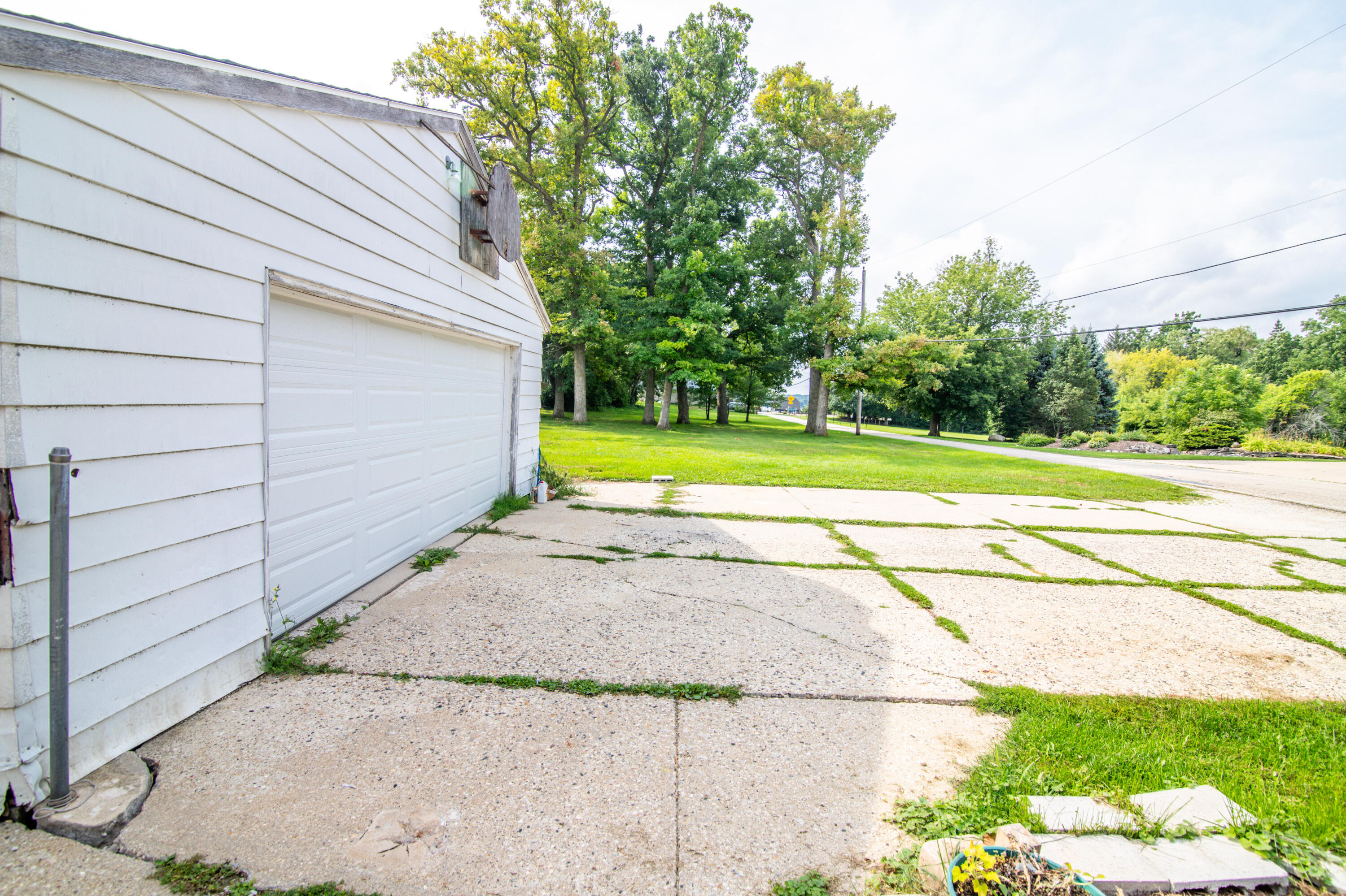 716 Glacier Road Pewaukee, WI 53072 - Photo 27 of 32 Detached Garage