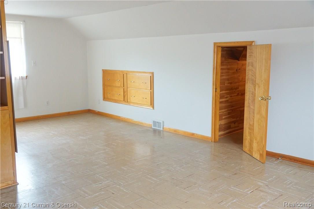 7644 Miller Road Dearborn, MI 48126 - Photo 21 of 33 29- second floor - built-in drawers and closet (1).jpg