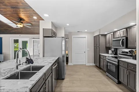 $789,000 | 3911 Southwest 25th Court, Cape Coral, FL 33914