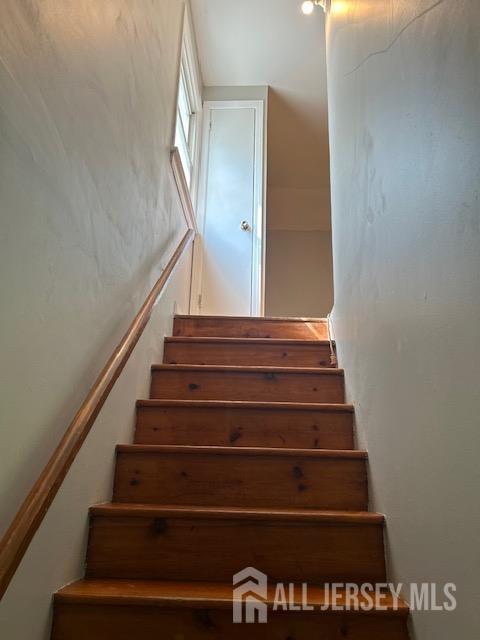 104 East Cliff Road Colonia, NJ 07067 - Photo 7 of 11 Gallery Image 7