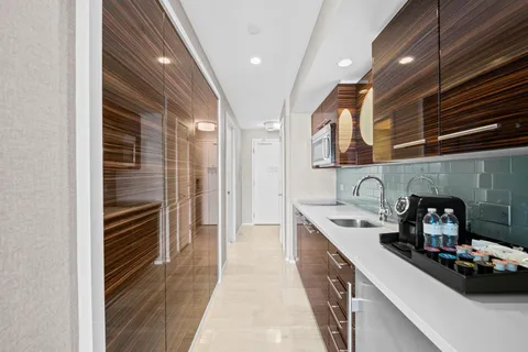 $449,000 | 551 North Fort Lauderdale Beach Boulevard, Unit H1115, Fort Lauderdale, FL 33304