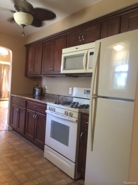 2883 Beach Road Port Huron, MI 48060 - Photo 11 of 15 photo 4 (4).jpg
