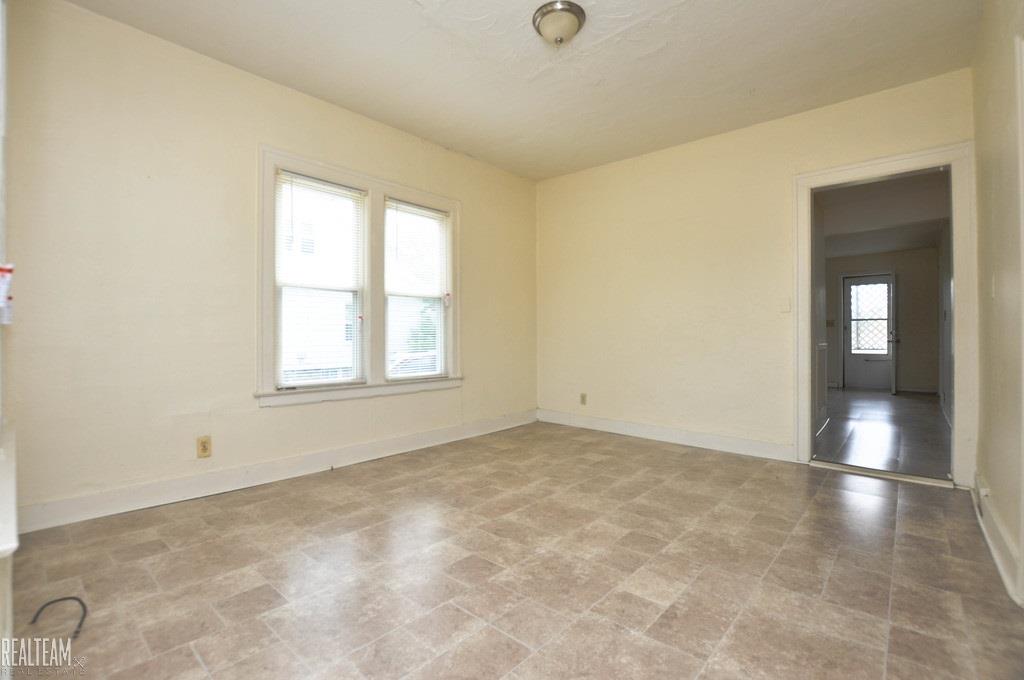 16258 Frazho Road Roseville, MI 48066 - Photo 3 of 28