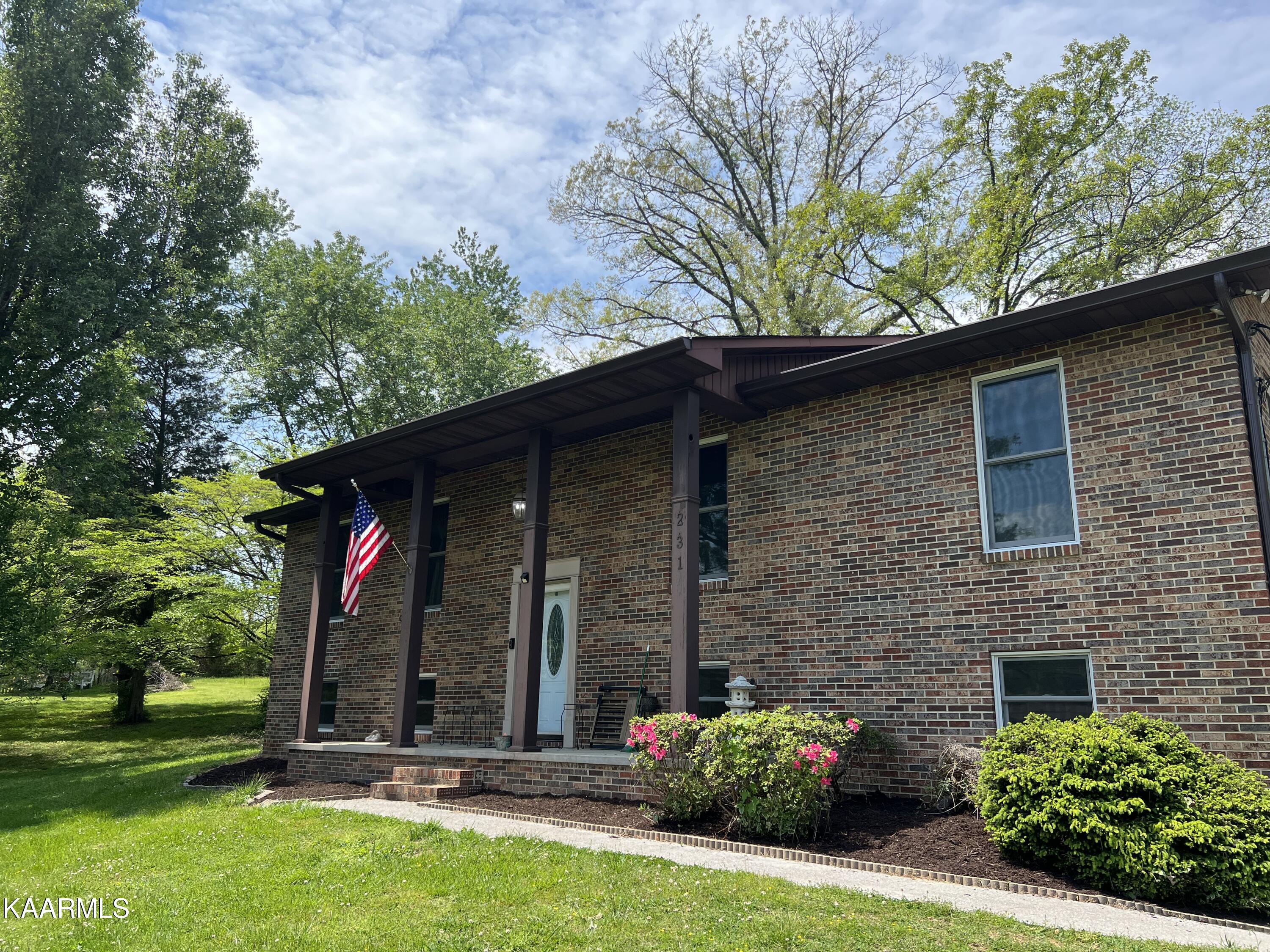 231 Duke Road Maryville, TN 37803 - Photo 2 of 20 899CF3E4-093B-460A-930E-5D55F7E46E84