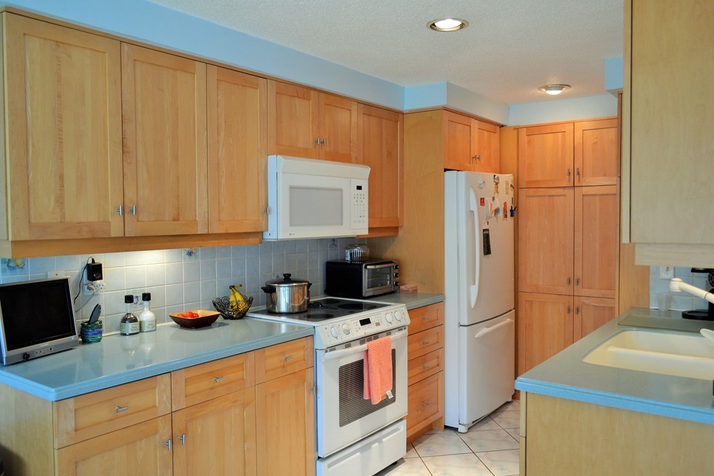 83 Village Post Road, Unit 83 Danvers, MA 01923 - Photo 3 of 28 Gallery Image 3