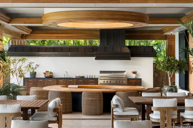 a dinning table and chairs in a room