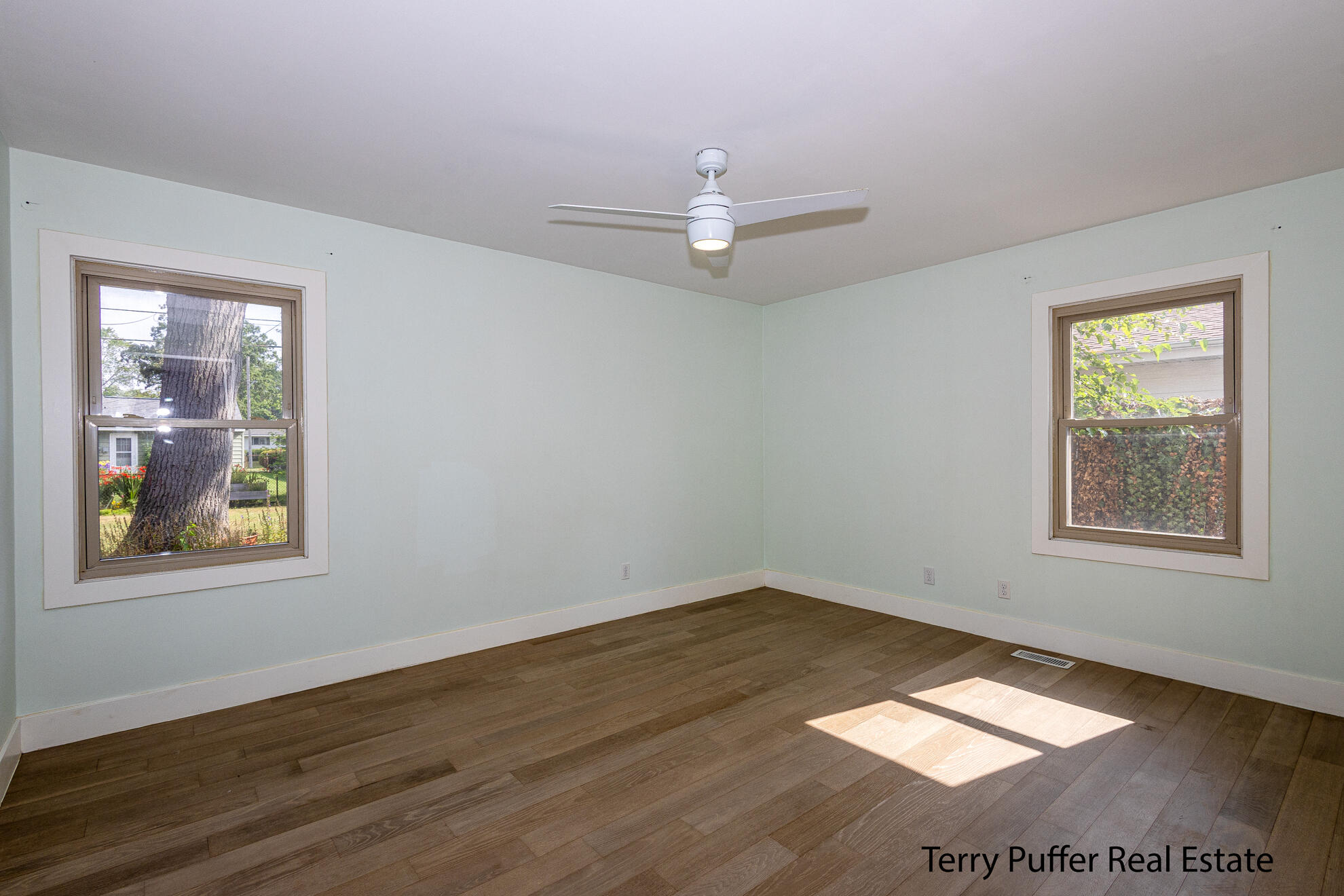 1456 Greenwich Road Muskegon, MI 49441 - Photo 12 of 26 IMG_0629