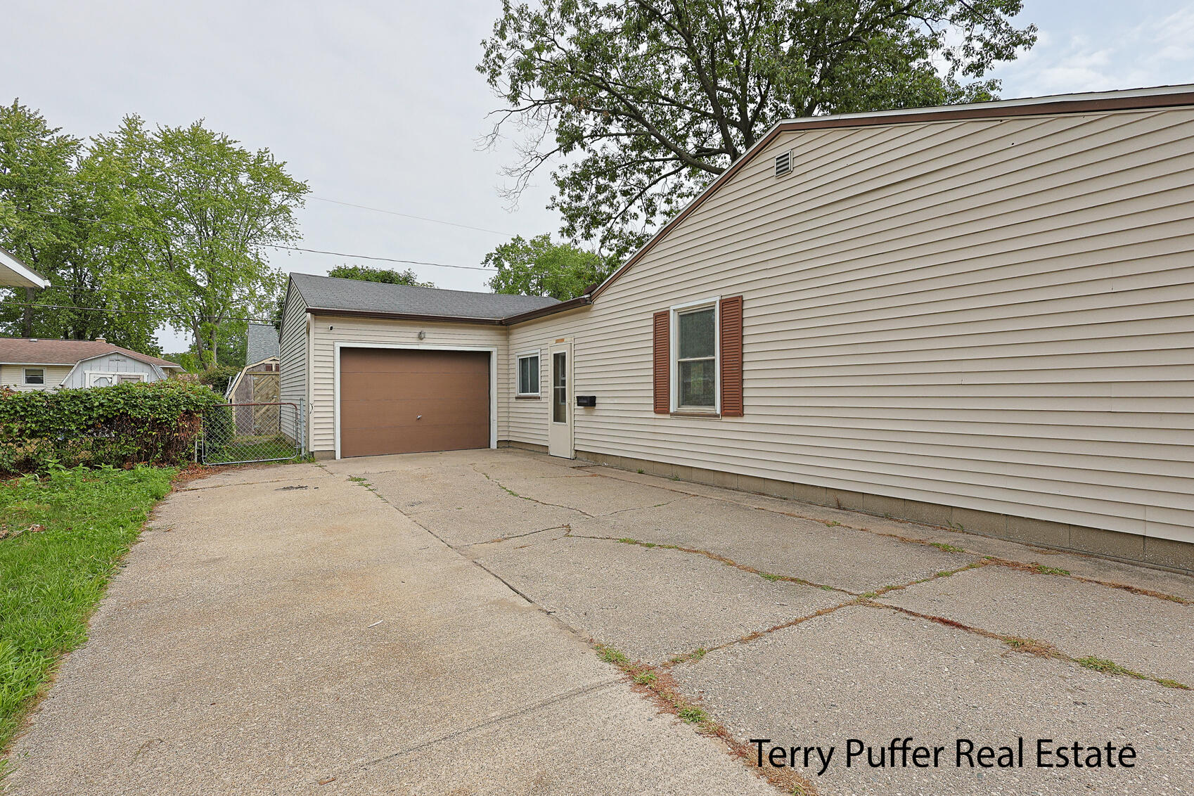 1456 Greenwich Road Muskegon, MI 49441 - Photo 24 of 26 IMG_0663