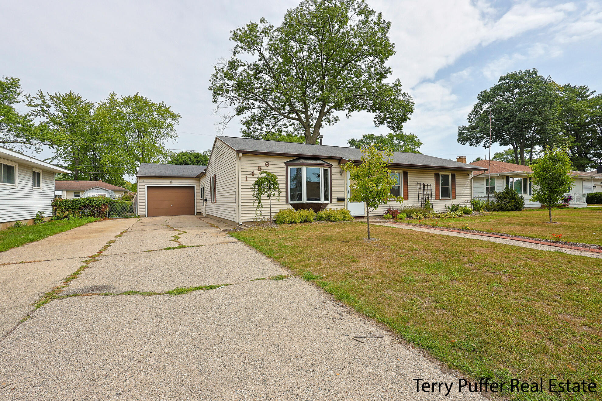 1456 Greenwich Road Muskegon, MI 49441 - Photo 25 of 26 IMG_0667