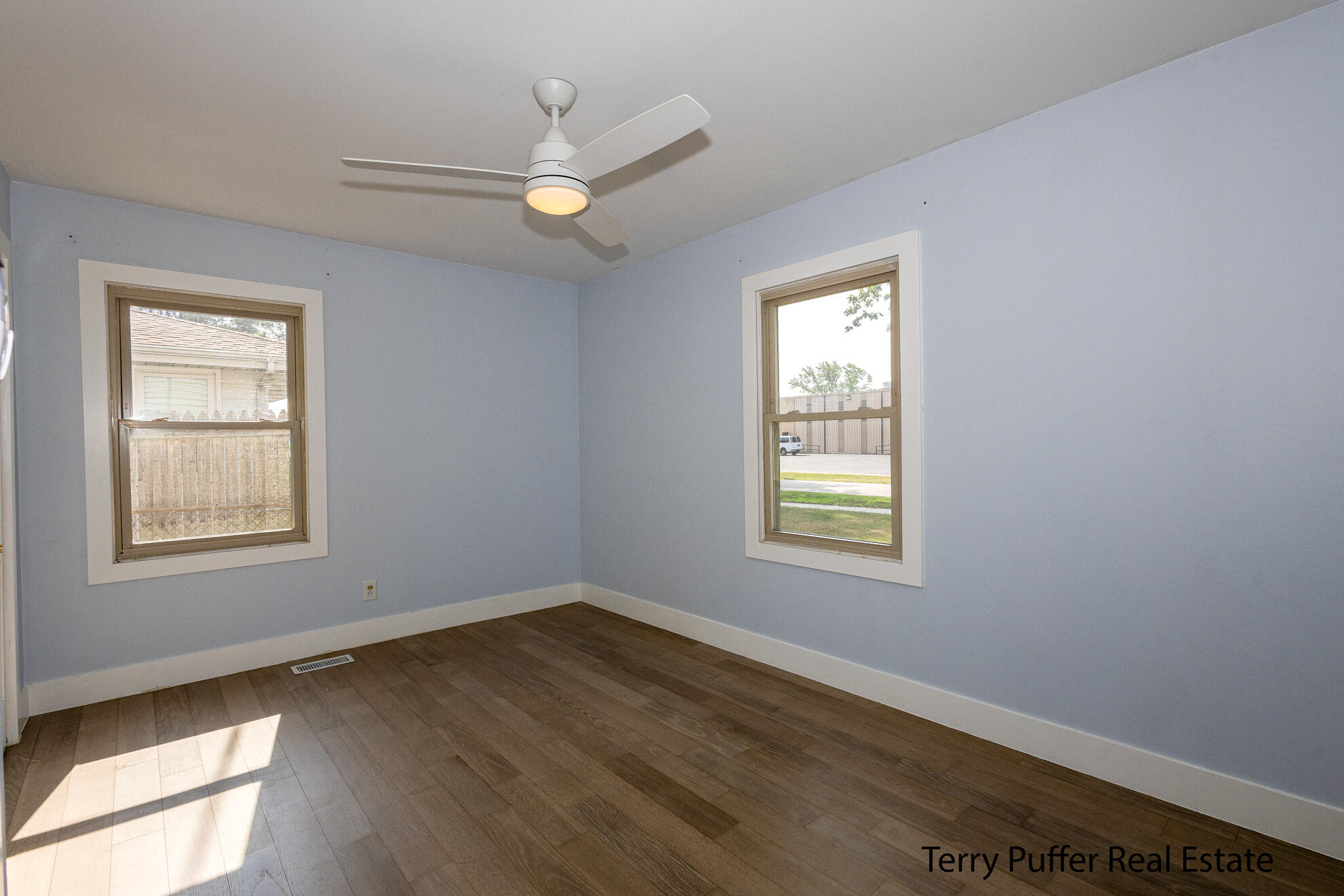 1456 Greenwich Road Muskegon, MI 49441 - Photo 10 of 26 IMG_0626