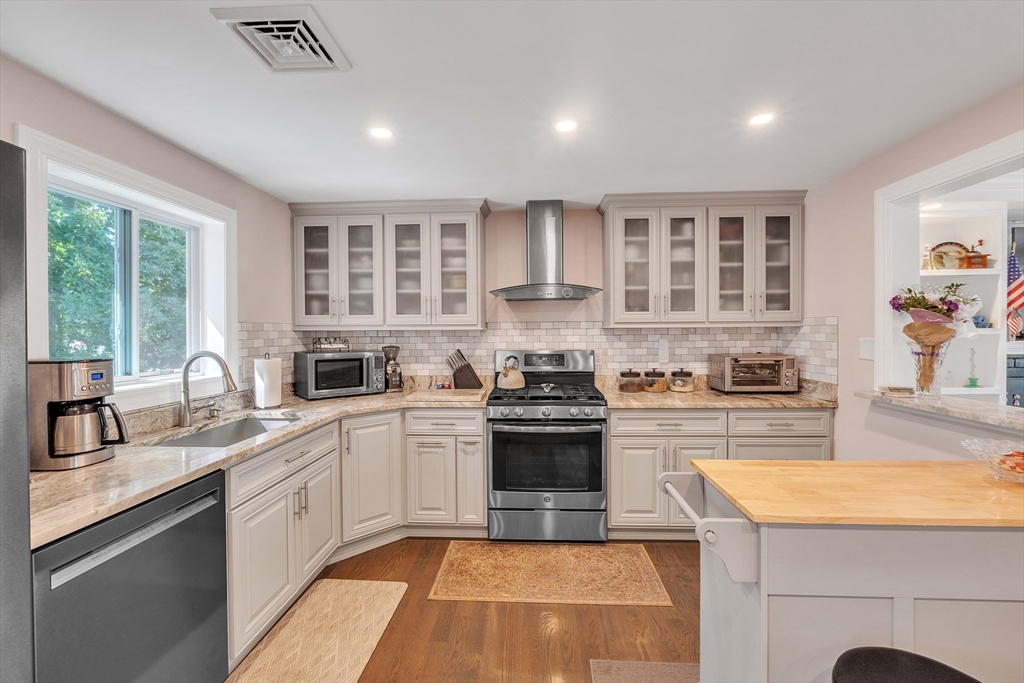 33 Claridge Road Worcester, MA 01606 - Photo 8 of 33 Gallery Image 8