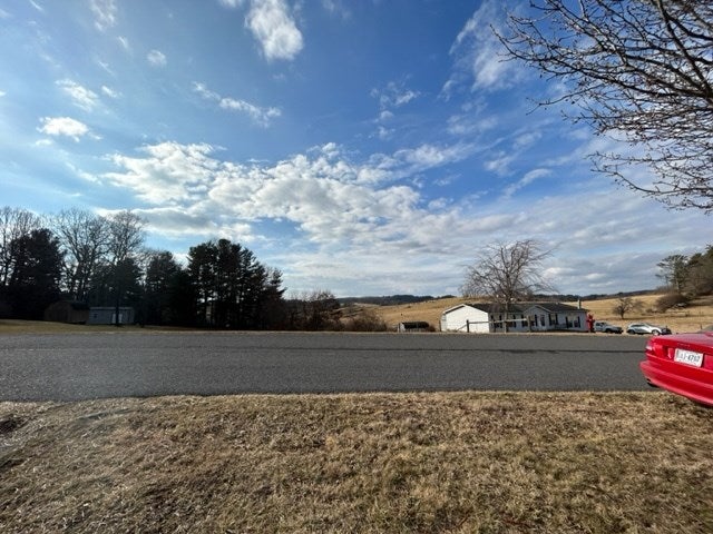 374 Windy Ridge Lane Galax, VA 24333 - Photo 2 of 21 Gallery Image 2