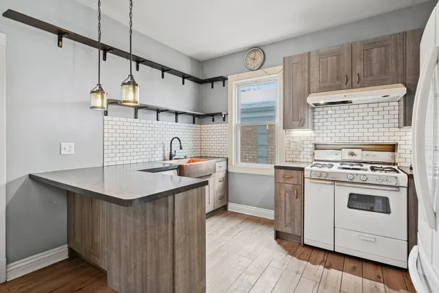 $389,900 | 5218 West Patterson Avenue, Chicago, IL 60641