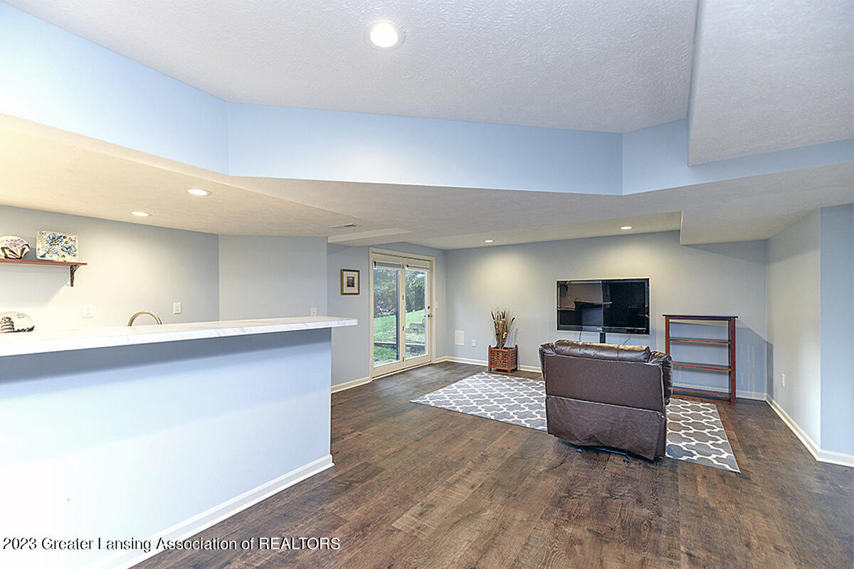 4335 Aztec Way Okemos, MI 48864 - Photo 33 of 41 34