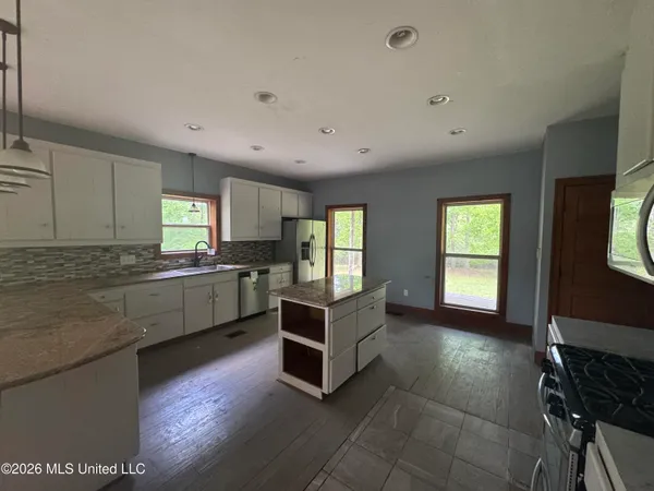 $205,000 | 134 Seldom Seen Cove, Braxton, MS 39044