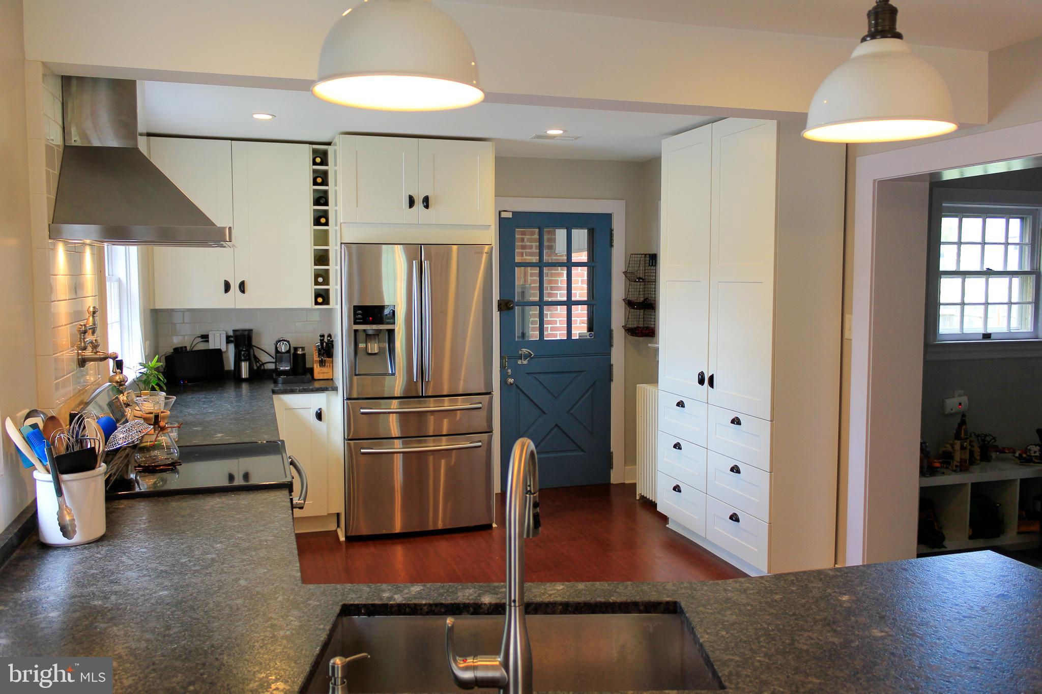 171 Springdale Road York, PA 17403 - Photo 20 of 37 Kitchen with Pantry