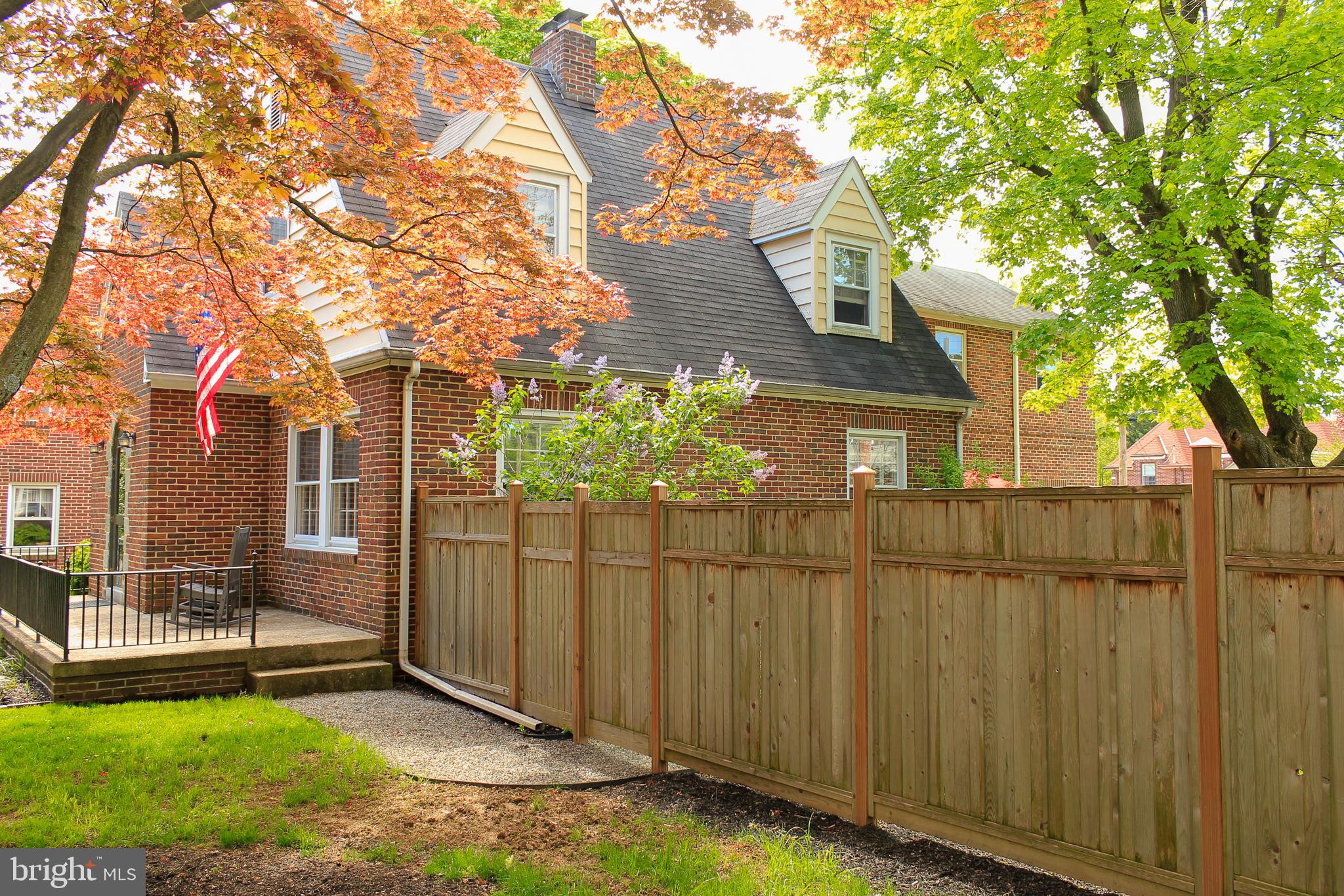 171 Springdale Road York, PA 17403 - Photo 4 of 37 Wood Privacy Fence