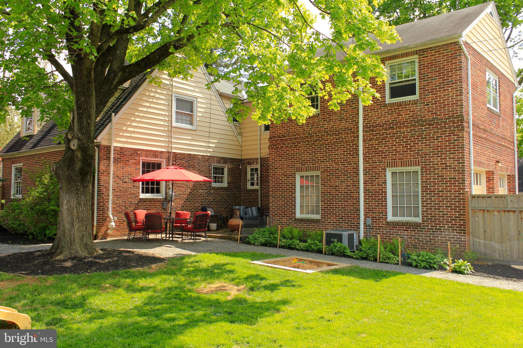 171 Springdale Road York, PA 17403 - Photo 7 of 37 Patio and Landscaping