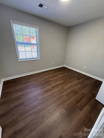 $1,595 | 454 8th Avenue Northeast, Hickory, NC 28601