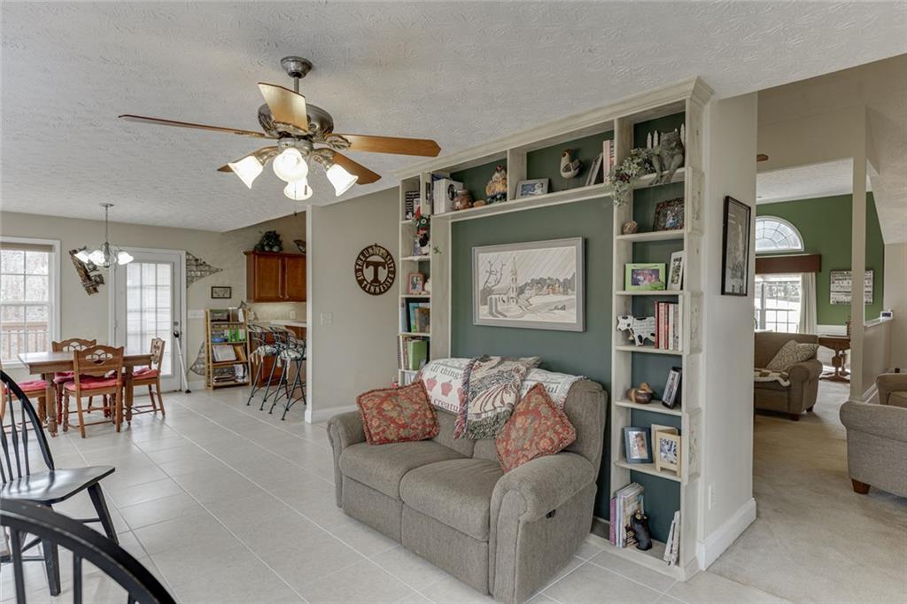 124 Edgewater Court Braselton, GA 30517 - Photo 13 of 54 a living room with furniture