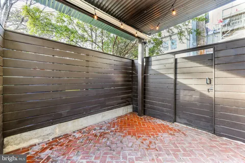 $365,000 | 404 South Castle Street, Baltimore, MD 21231