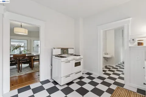 $1,595,000 | 2607 Alcatraz Avenue, Berkeley, CA 94618
